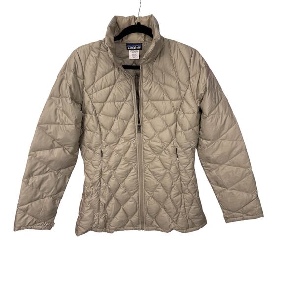 Patagonia Women’s Beige Quilted Puffer Jacket Size Medium - Picture 1 of 4